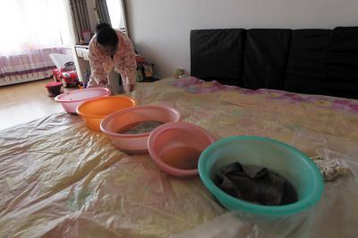 阜南楼上漏水，住户失联，小区没物管，业主维权难！律师来支招……